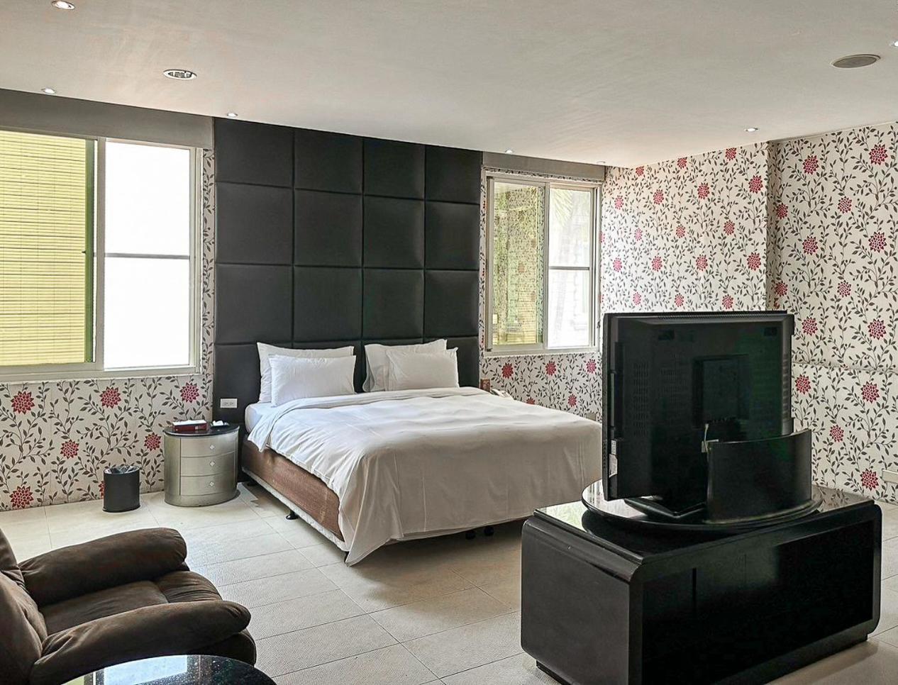 All-Ur Boutique Motel-Jhu Shan Branch Zhushan Bagian luar foto