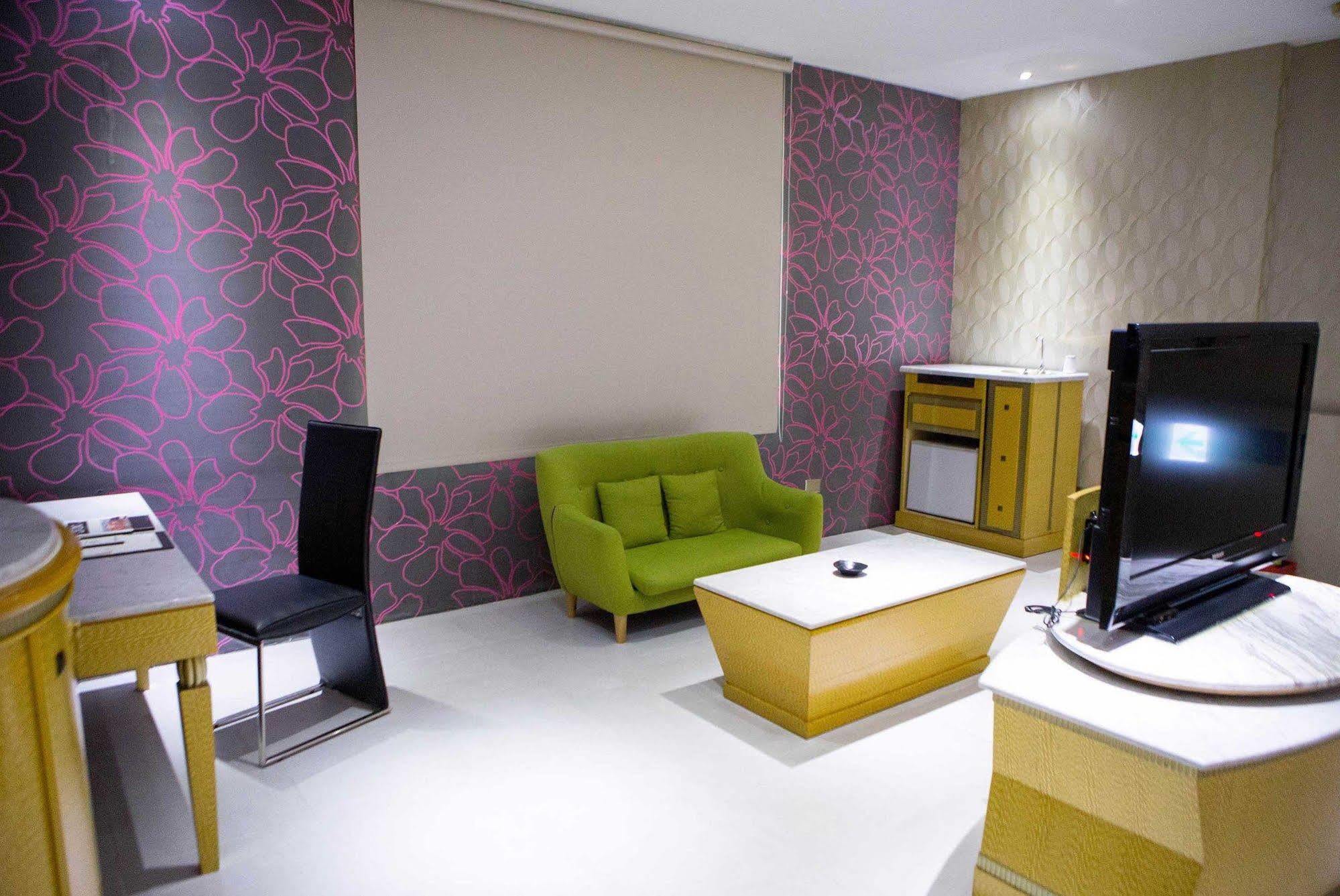 All-Ur Boutique Motel-Jhu Shan Branch Zhushan Bagian luar foto