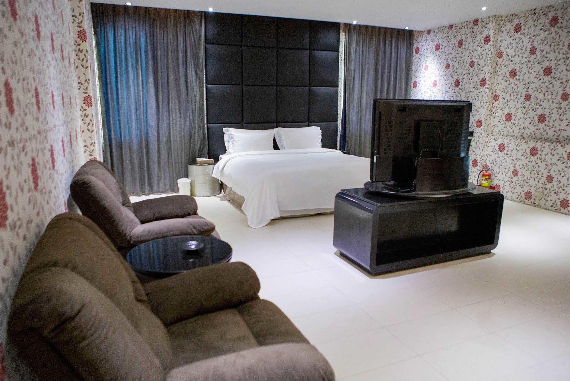 All-Ur Boutique Motel-Jhu Shan Branch Zhushan Bagian luar foto