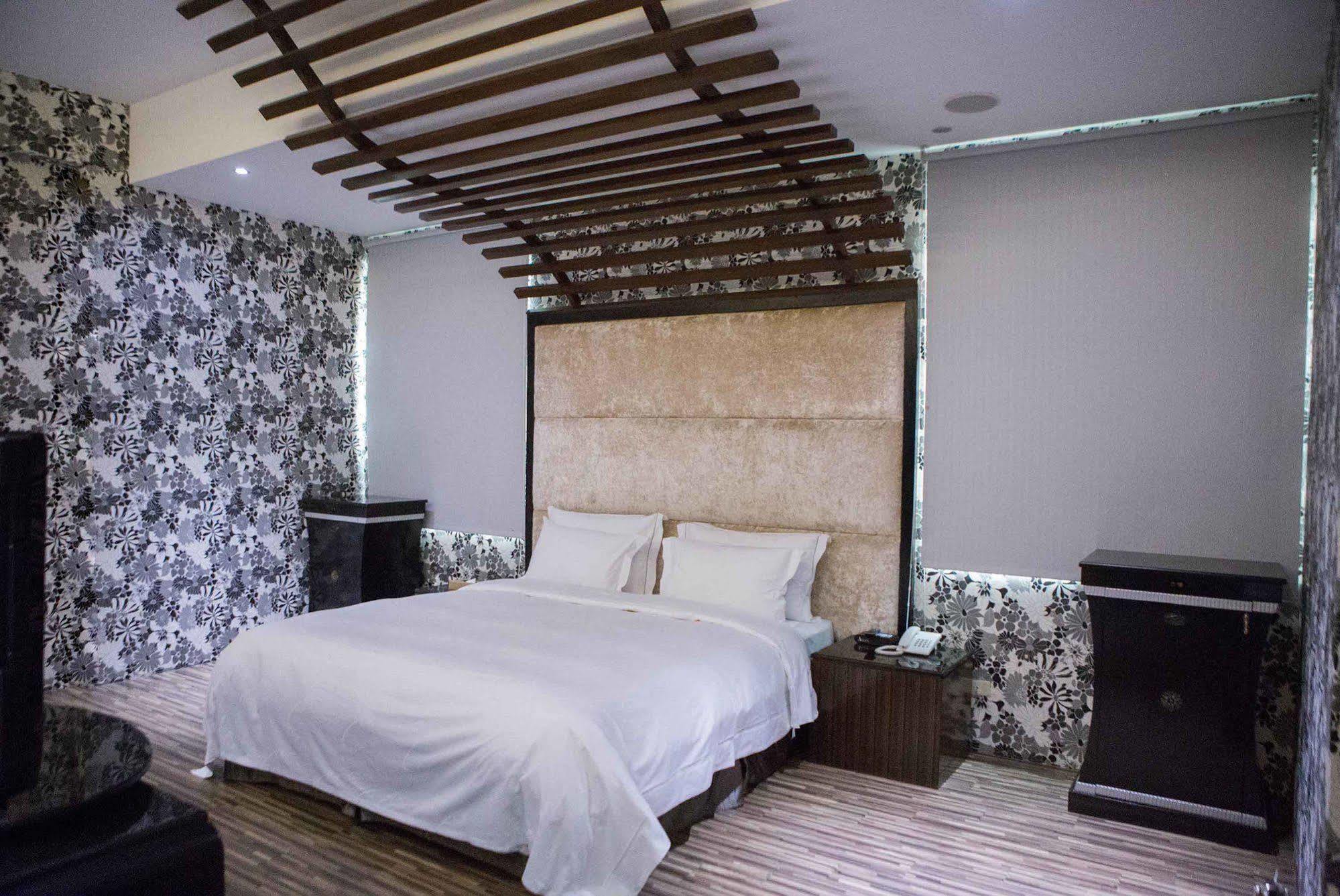 All-Ur Boutique Motel-Jhu Shan Branch Zhushan Bagian luar foto