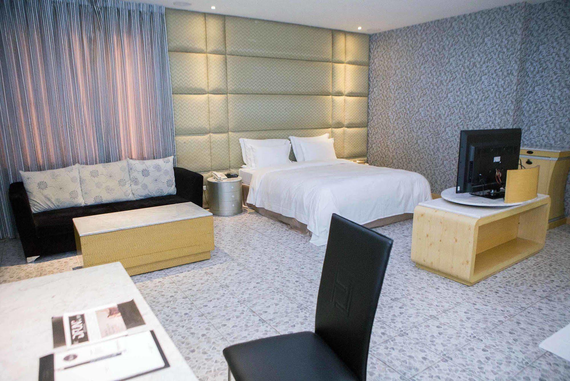 All-Ur Boutique Motel-Jhu Shan Branch Zhushan Bagian luar foto